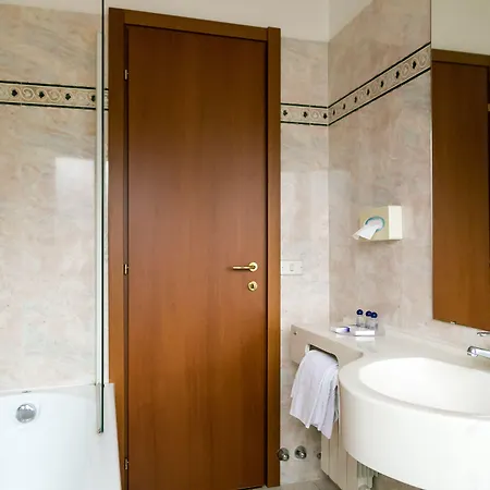 ホテル ミラノ スペランツァ オー ラック ストレーザ